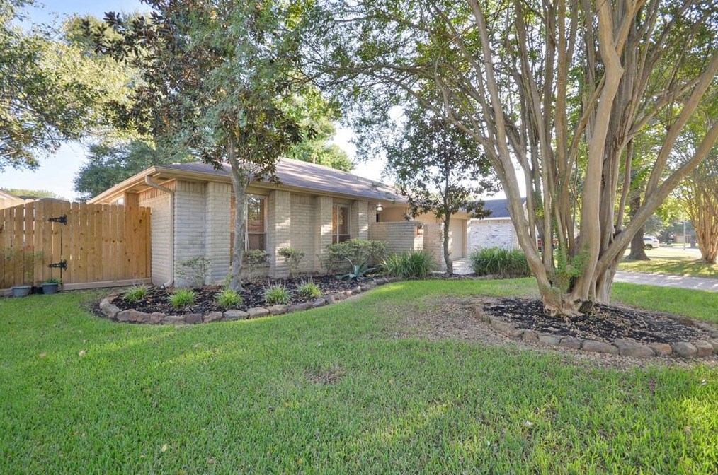 7315 Echo Pines Dr, Humble, TX 77346