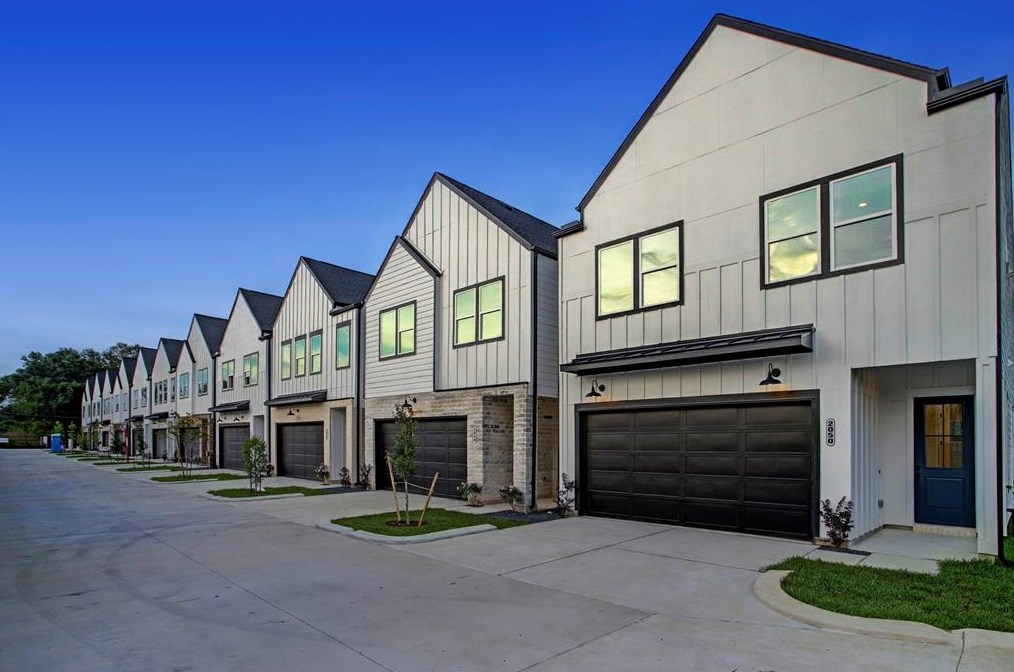 2046 Tidwell Rd, Houston, TX 77091-2252