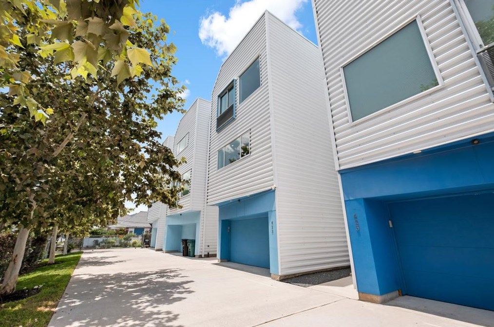 423 Quitman St, Houston, TX 77009-7700