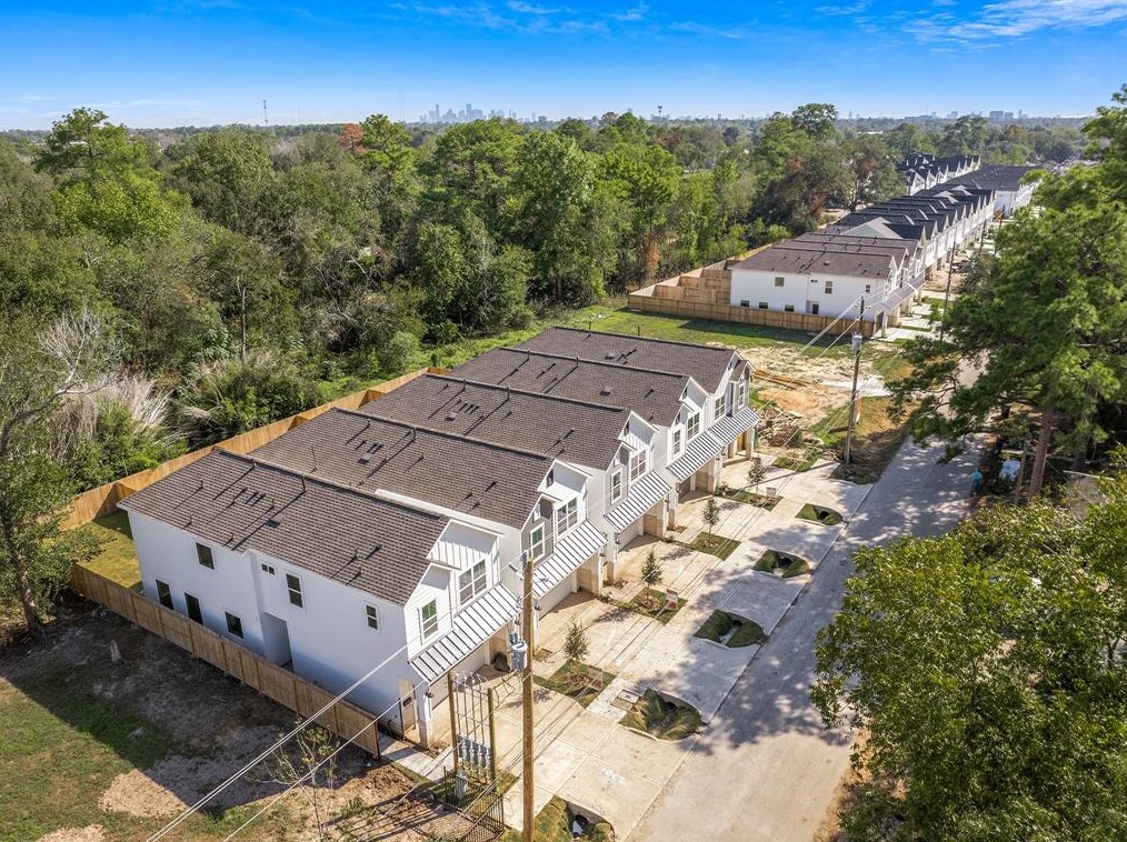 5720 Balbo St, Houston TX  77091-4604 exterior