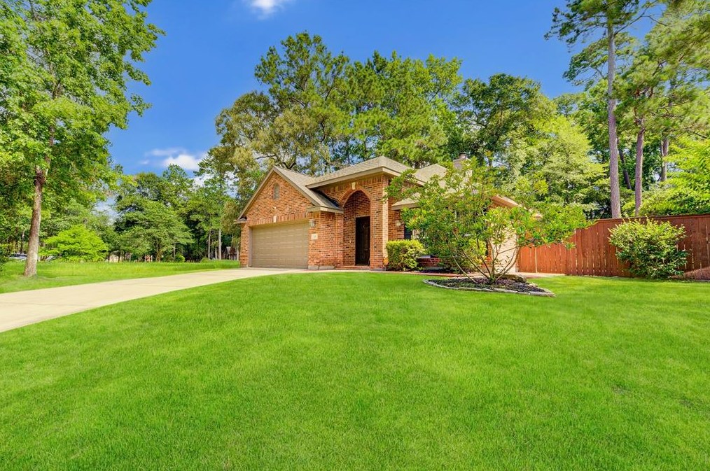 38 Cypress Bayou Ct, Spring TX  77382-1063 exterior