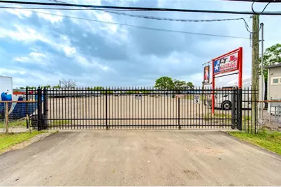 16302 Beaumont Highway, Houston, TX 77049 - Photo 8
