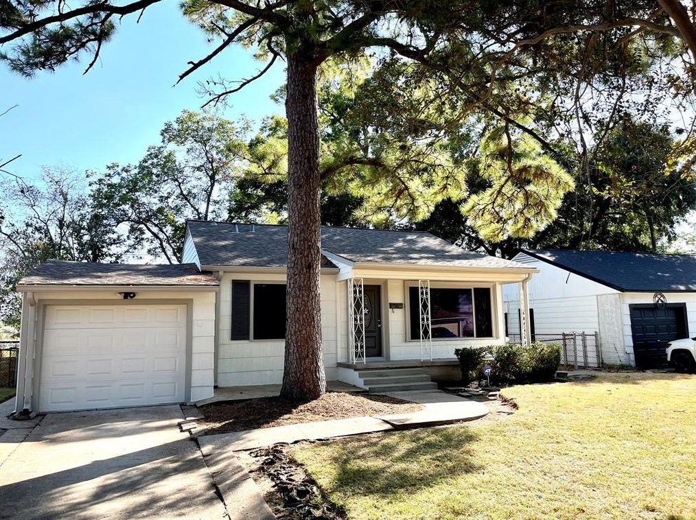 2903 Shady Park Dr, Houston, TX 77017-2418