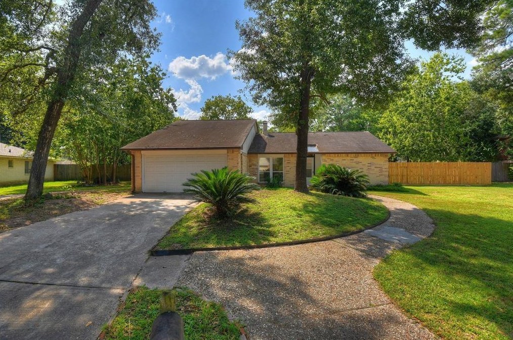17327 Chaseloch St, Spring TX  77379-3893 exterior