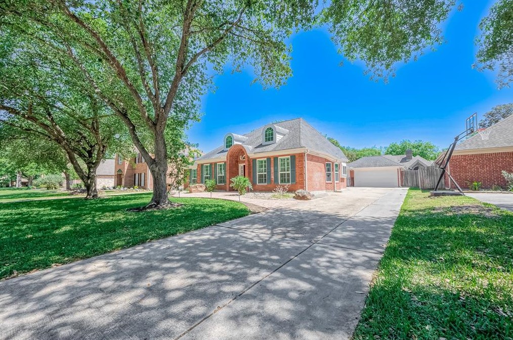 16414 Avenfield Rd, Tomball, TX 77377-8400