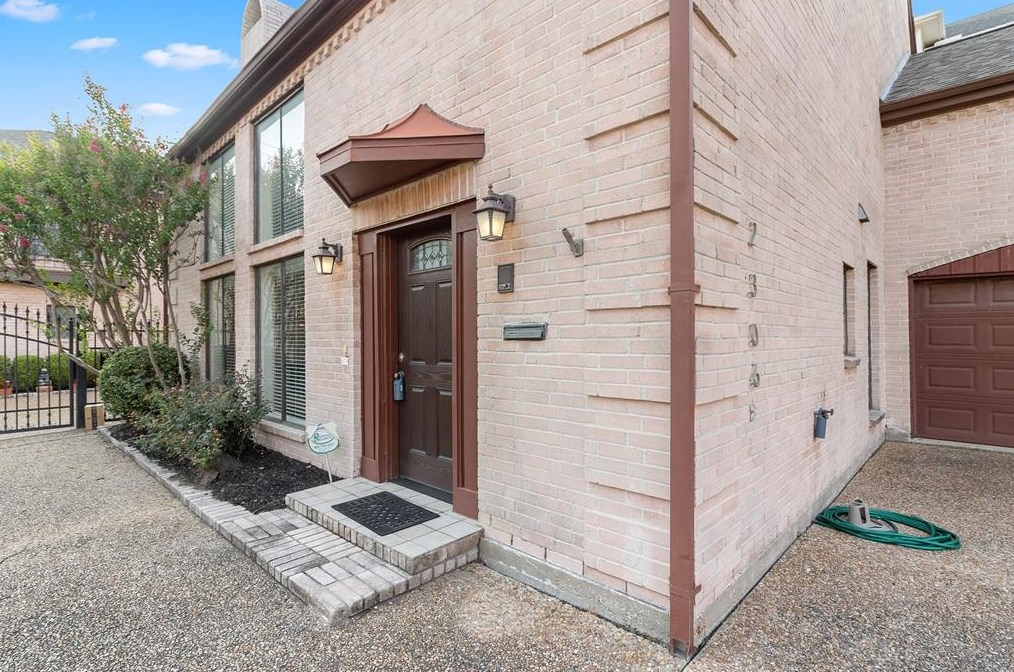 2306 Potomac Dr, Houston, TX 77057