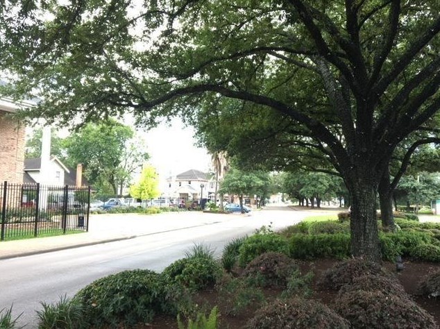 2507 Montrose Blvd, Houston TX  77006-2700 exterior