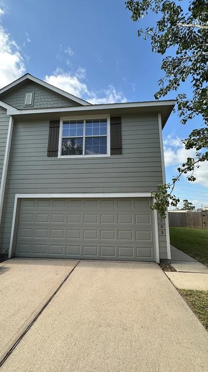 17123 Oakwood Chase Dr, Spring, TX 77379-5163