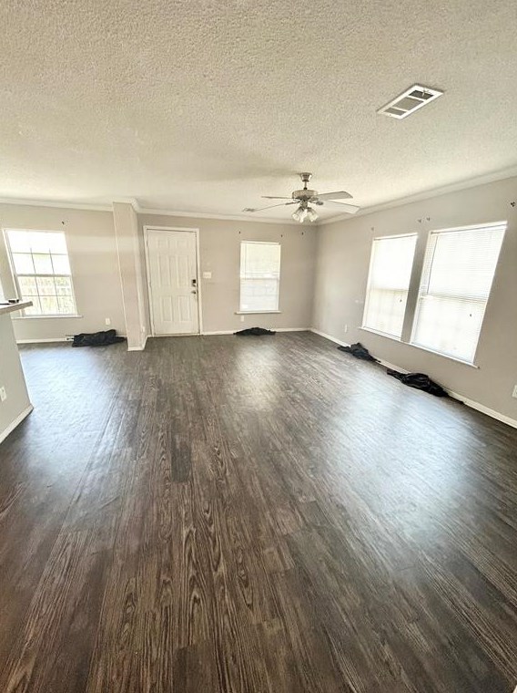 138 Varsity Dr, Huntsville, TX 77340