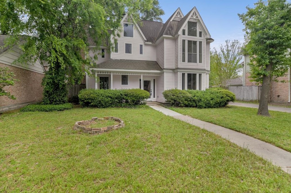 6615 Castle Lane Dr, Houston, TX 77066