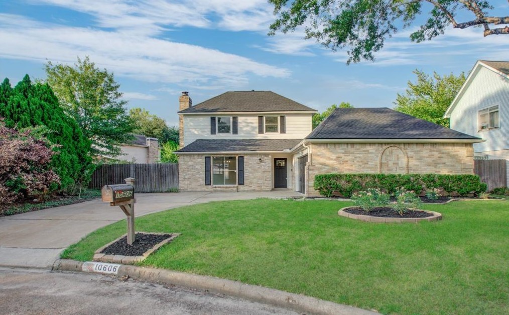 10606 Mills Flat St, Houston, TX 77070
