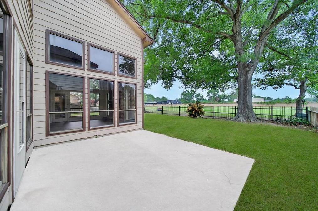 7314 Blenheim Palace Ln, Houston TX  77095-3552 exterior