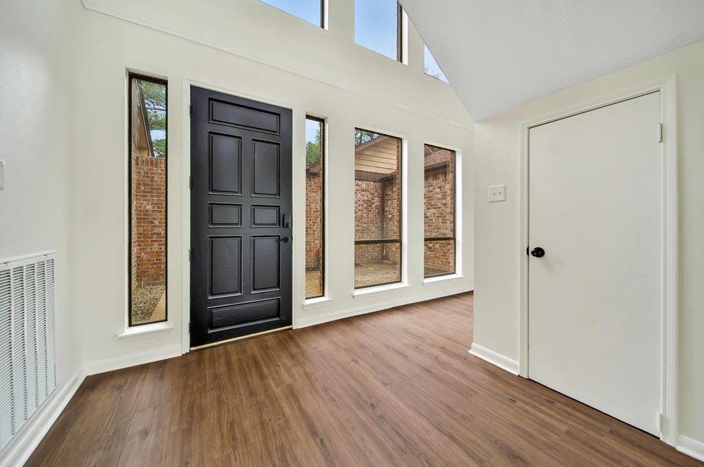 7314 Blenheim Palace Ln, Houston TX  77095-3552 exterior