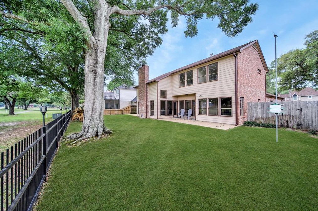 7314 Blenheim Palace Ln, Houston TX  77095-3552 exterior