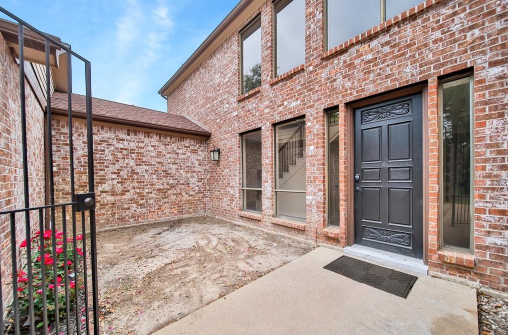 7314 Blenheim Palace Ln, Houston, TX 77095-3551