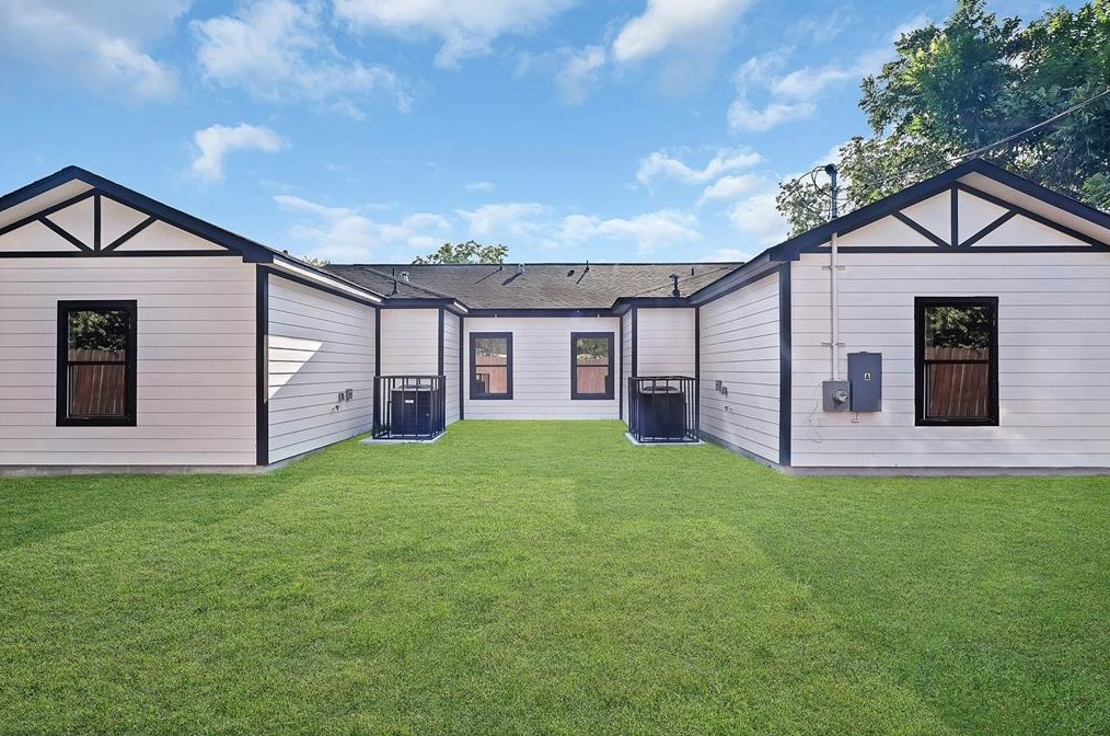 12009 Meadowgreen St, Houston TX  77076-1030 exterior