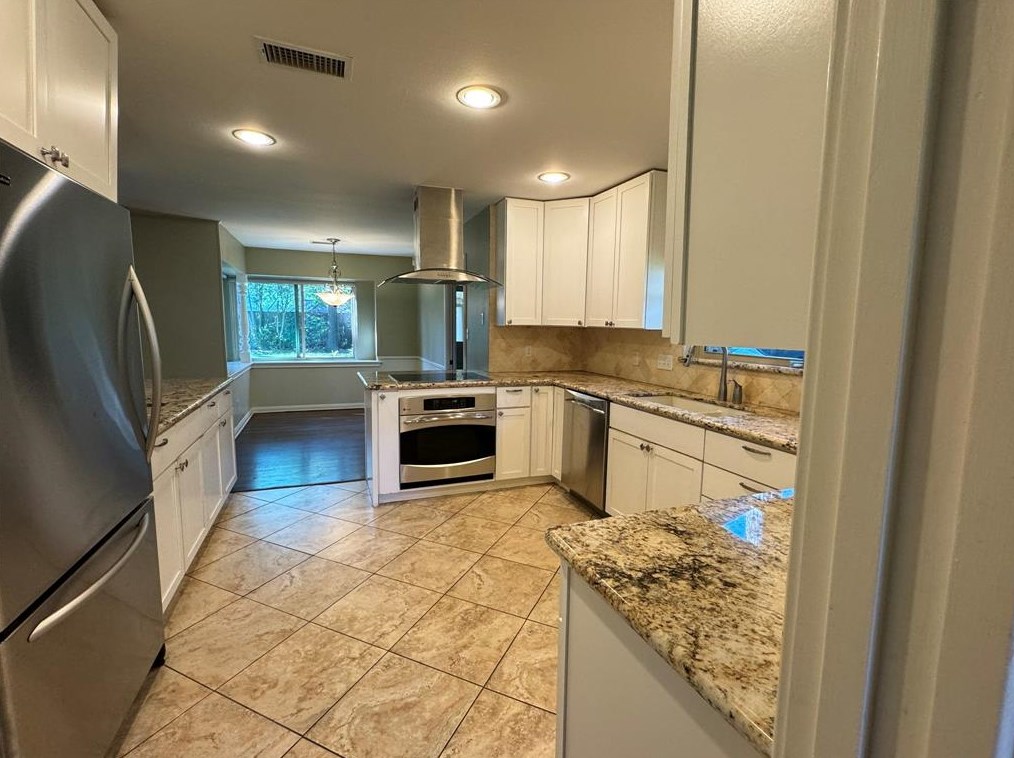12523 Mossycup Dr, Houston TX  77024-4936 exterior