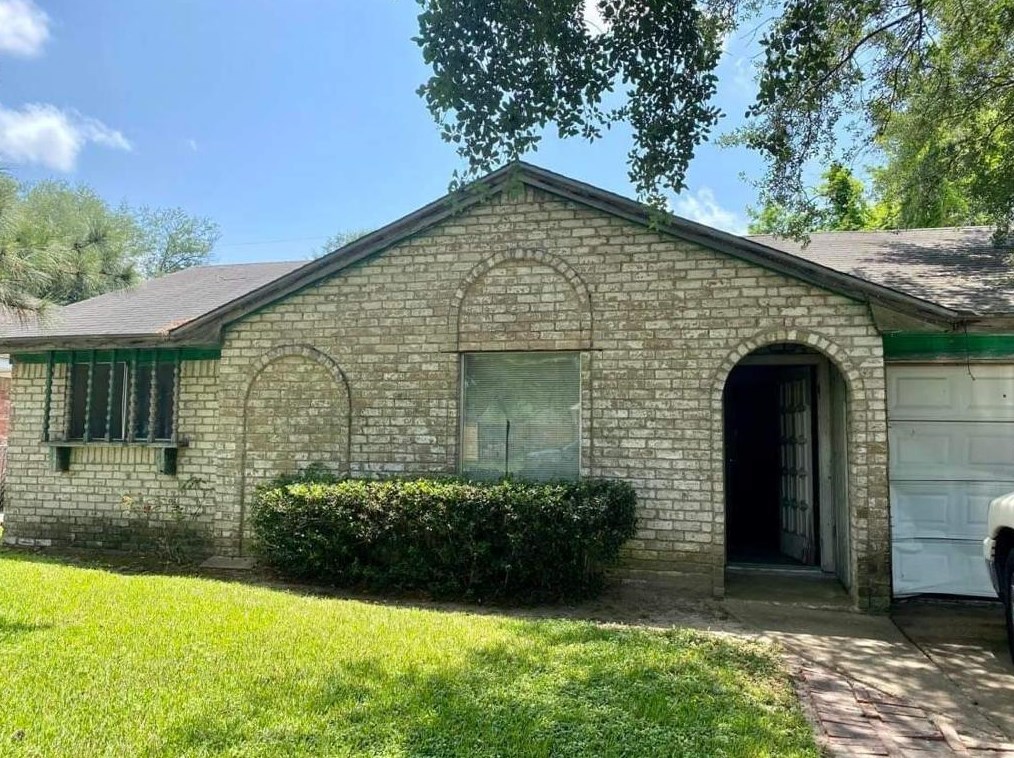 11123 Sherry Ln, Houston, TX 77041-5428