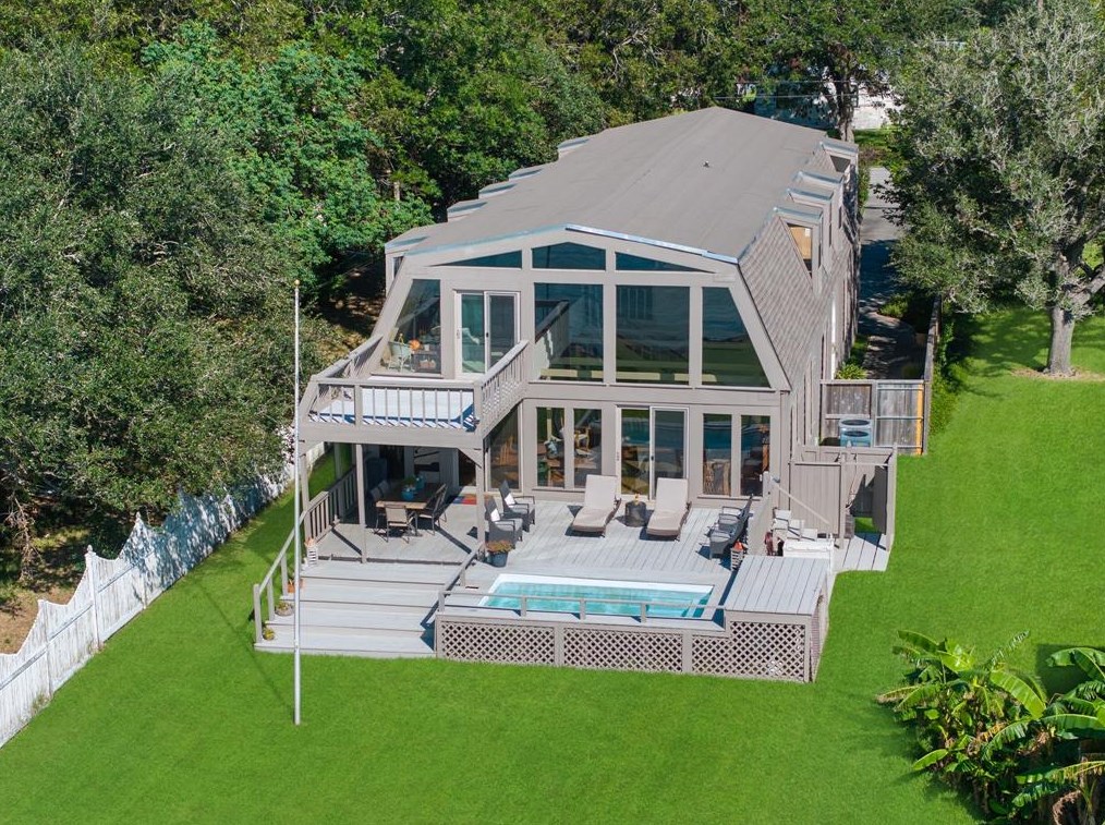421 Bayridge Rd, Morgans Point, TX 77571