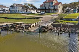5417 W Bayshore Dr, Bacliff, TX 77518 - Photo 10