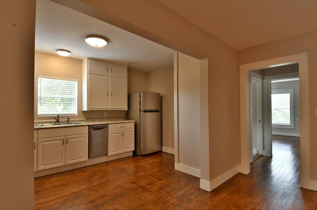 409 E Austin St, Bellvue, TX 77418