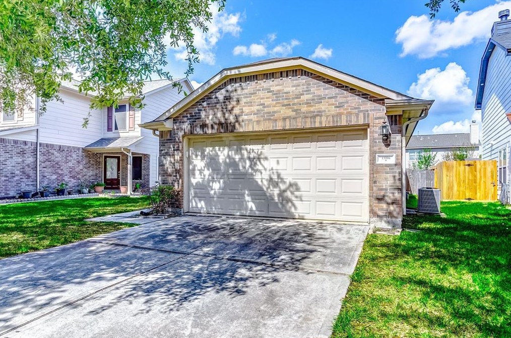 13206 Remme Ridge Ln, Houston, TX 77047-2768