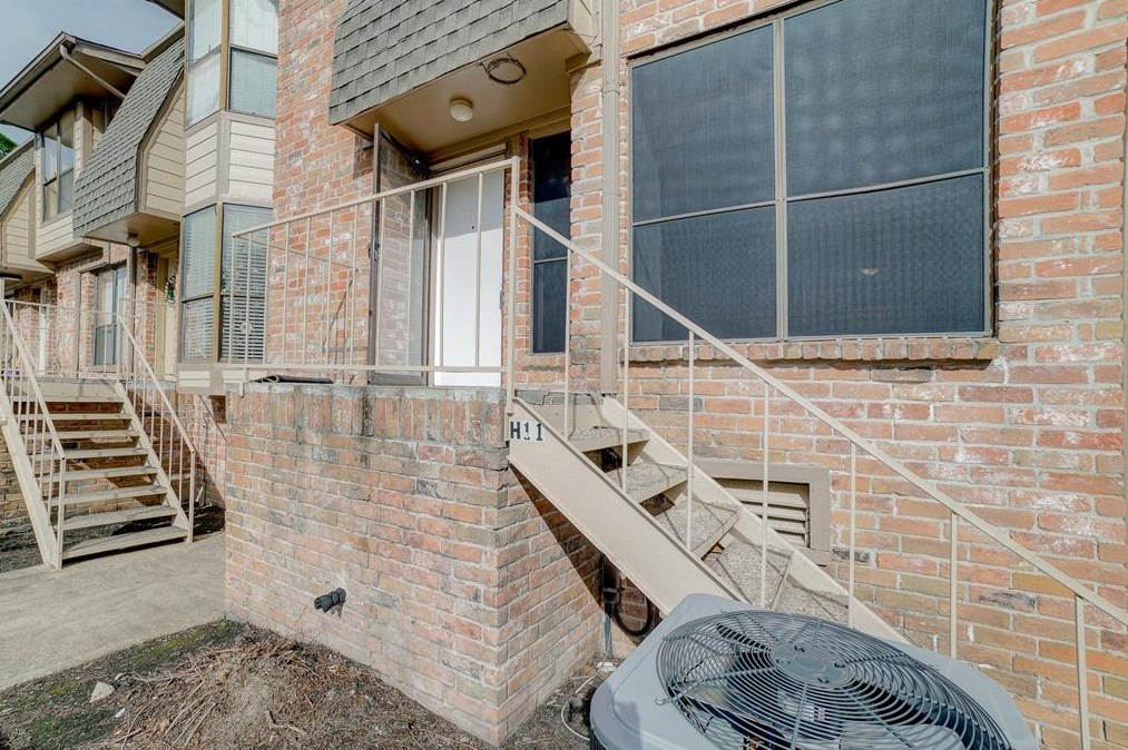 1919 Place Rebecca Ln Unit H11, Houston, TX 77090