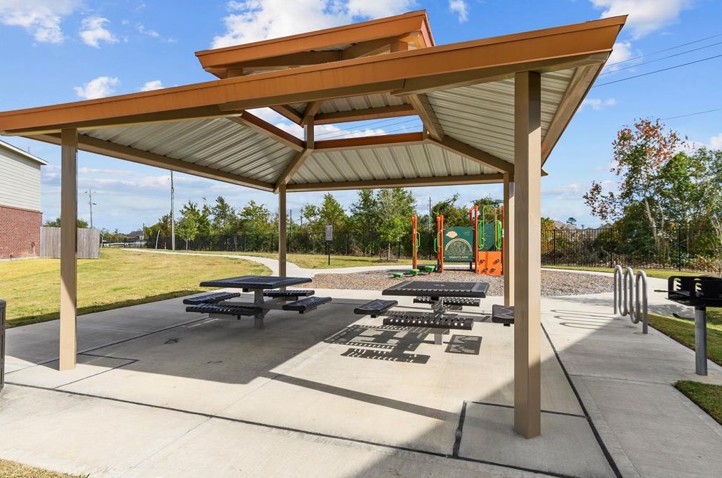 7822 Royalwood Dr, Houston TX  77049-2316 exterior