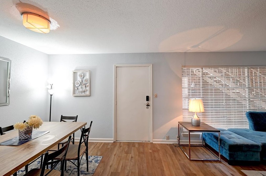 2201 Fountain View Dr # 29, Houston, TX 77057