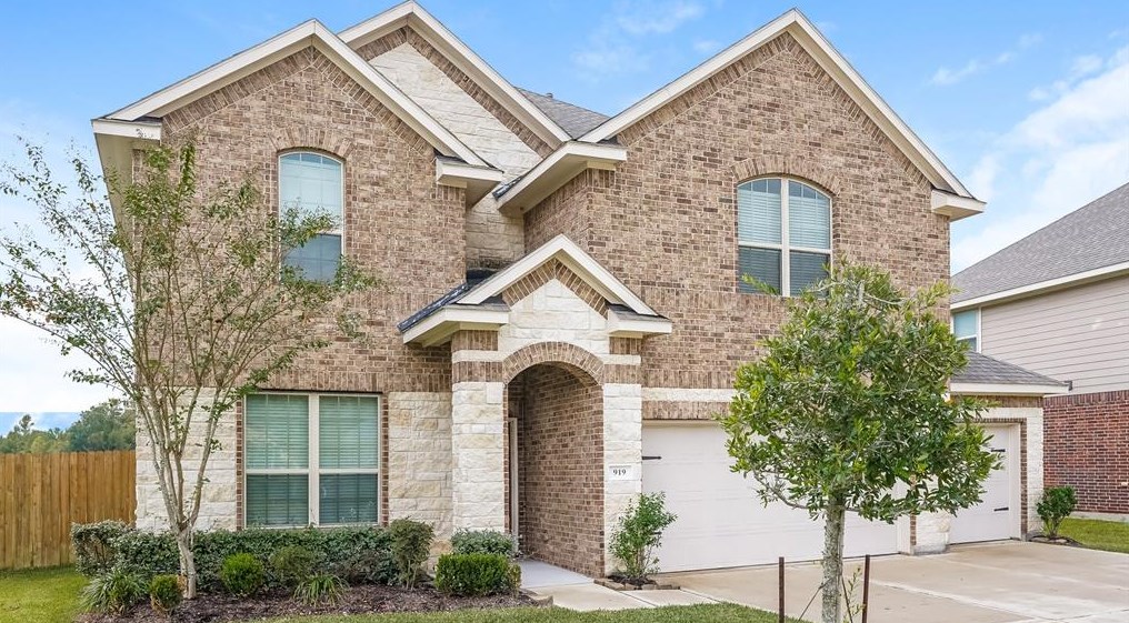 919 Chamfer Way, Crosby TX  77532-5708 exterior