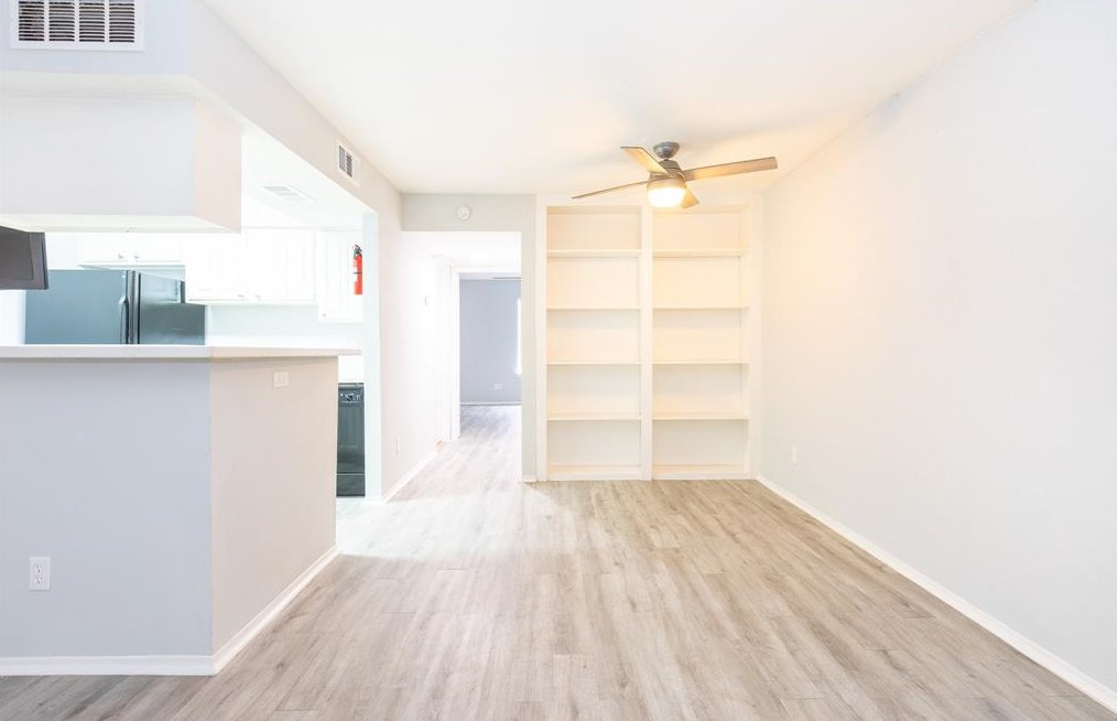 6001 Reims Rd #402, Houston, TX 77036