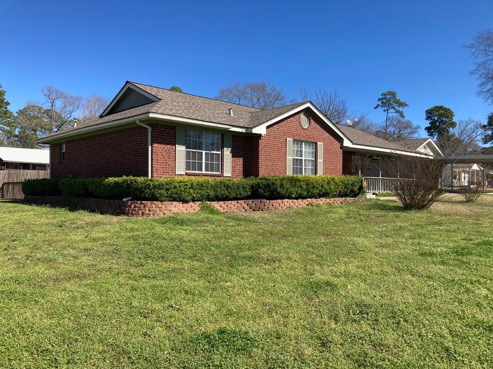 420 Lakeview Dr, Onalaska, TX 77360-7663