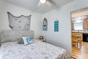 1104 Mayes, Crystal Beach, TX 77650 - Photo 16