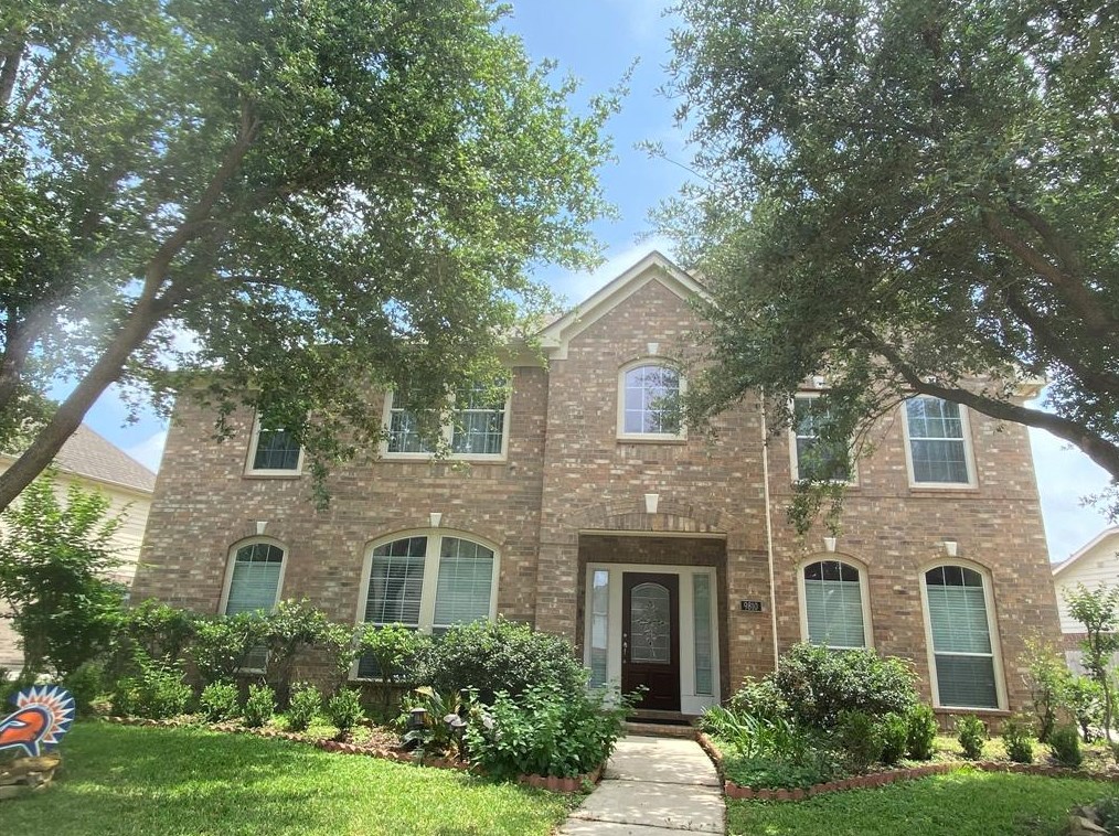 9810 Saxon Glen Ln, Katy, TX 77494-2585