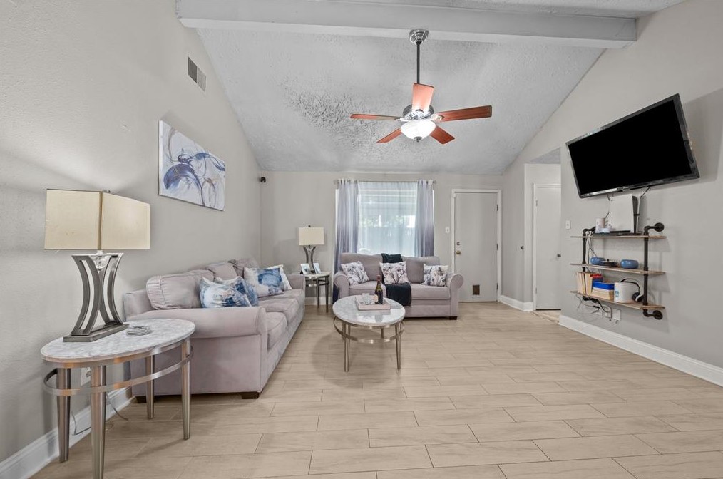 423 Buoy Rd, Houston, TX 77598-2525