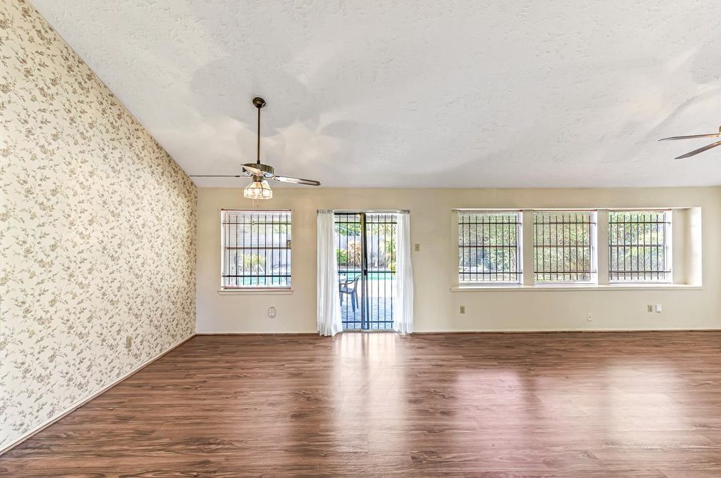 14111 Royal Hill Dr, Houston TX  77083-6125 exterior