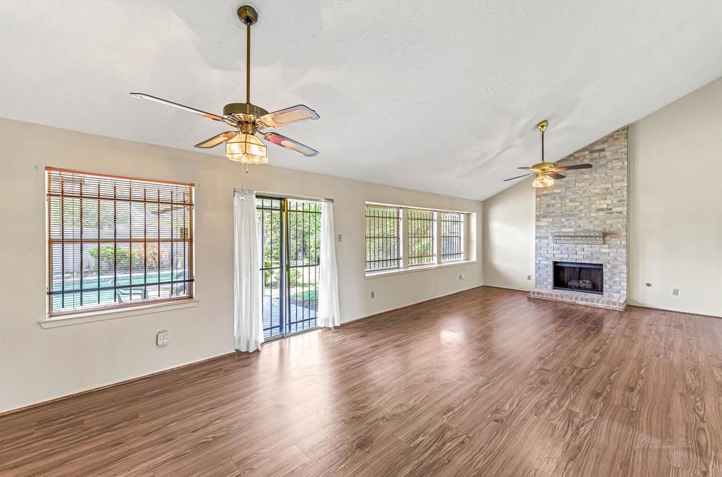 14111 Royal Hill Dr, Houston TX  77083-6125 exterior