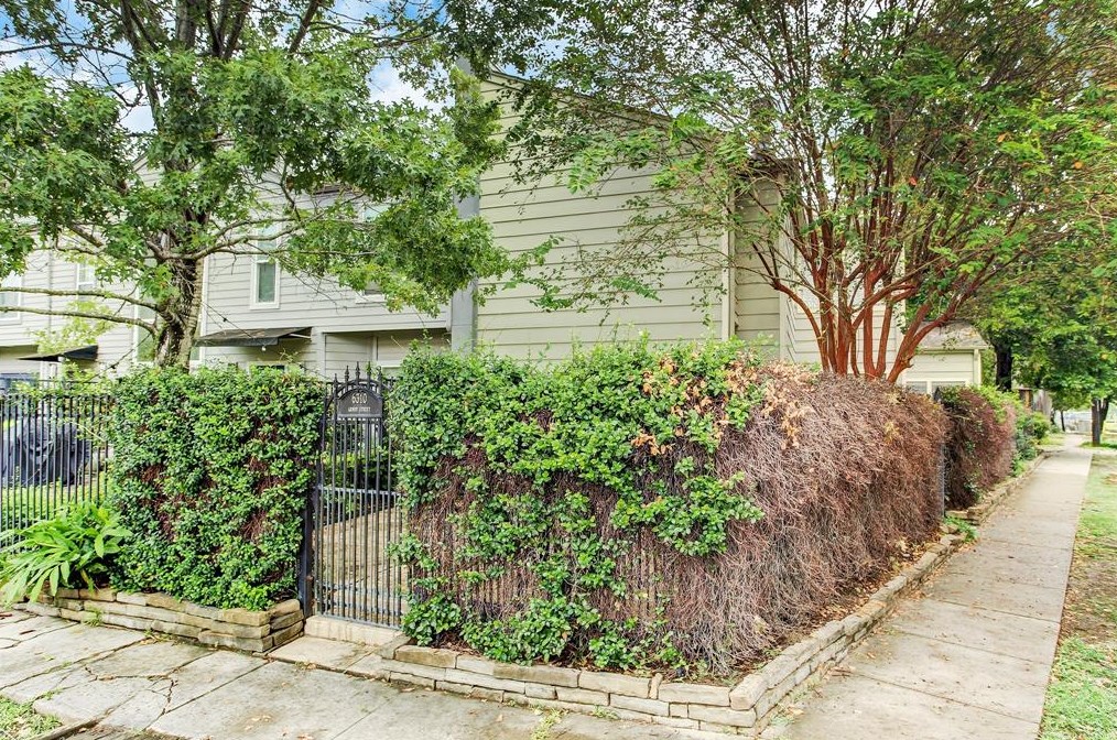 6310 Arnot St, Houston, TX 77007