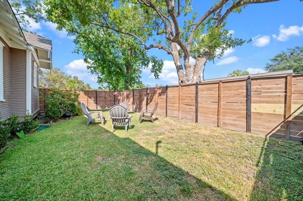 1104 16 St, Houston TX  77008-3429 exterior