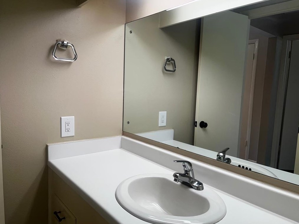 5123 Del Monte Dr Apt 4, Houston, TX 77056