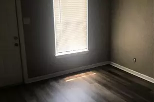 1711 W 5th St, Freeport, TX 77541 - Photo 4