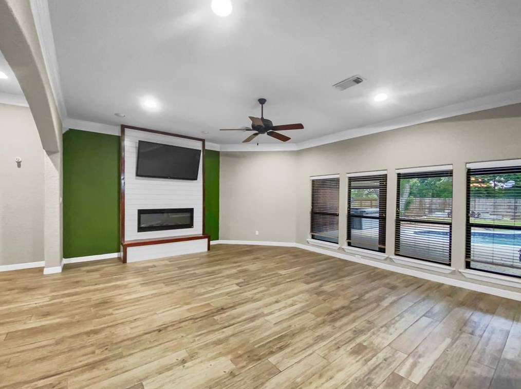 805 Heritage Oaks Dr, Angleton, TX 77515-8823