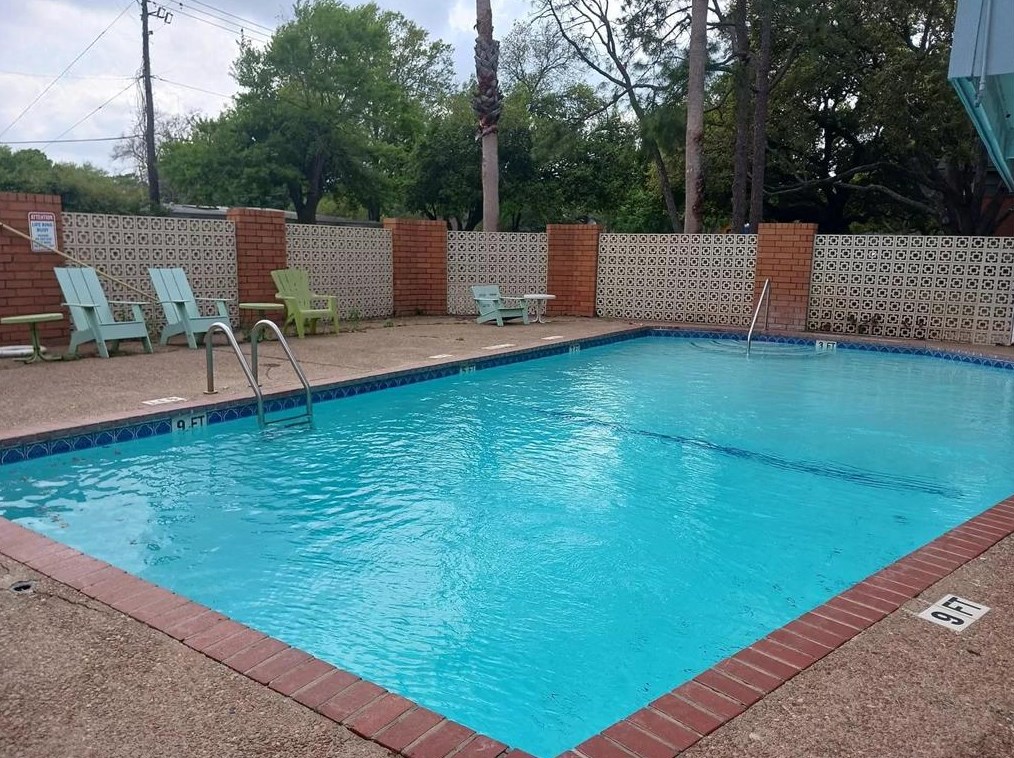 7925 Rampart St, Houston TX  77081-7443 exterior
