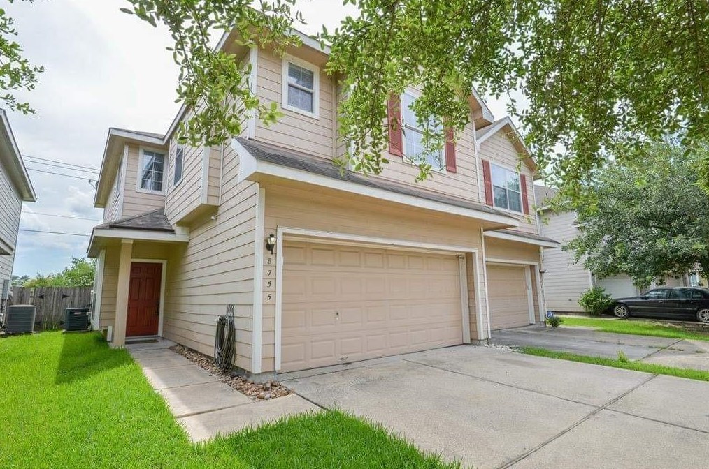 8755 Thistlemoor Ln, Houston, TX 77044-6549
