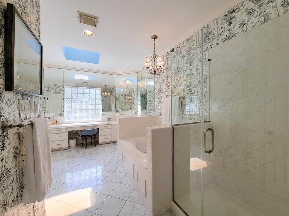 5807 Inwood Park Ct, Houston TX 77057-3196 exterior