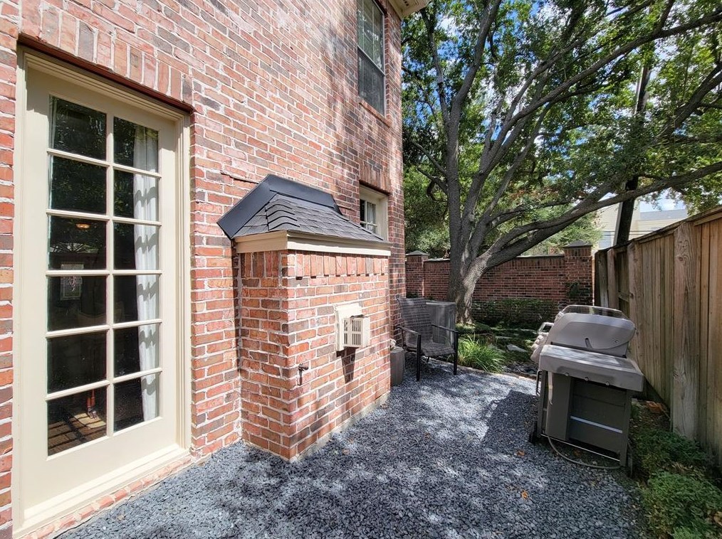 5807 Inwood Park Ct, Houston TX 77057-3196 exterior