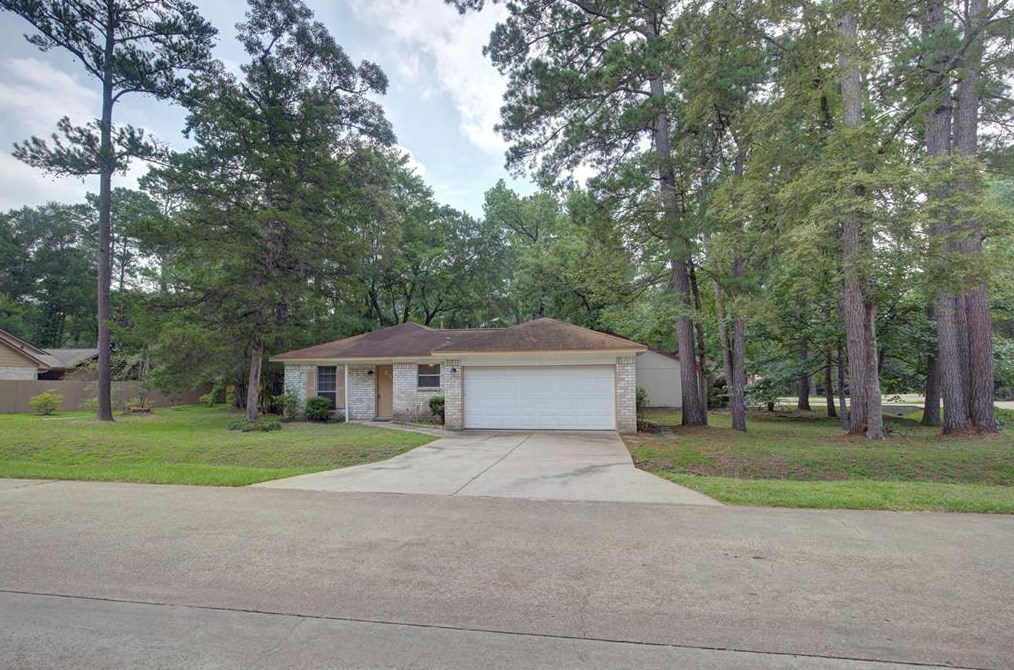 23 Riverbank Dr, Spring, TX 77381-2800