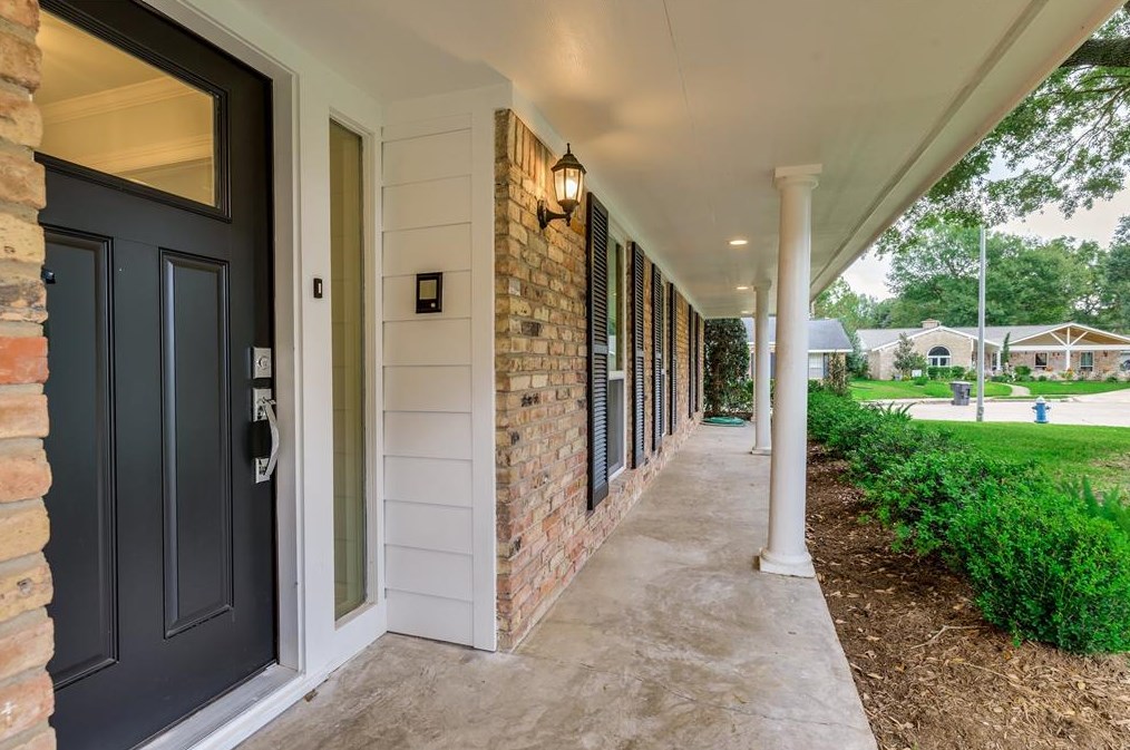 1010 Thornton Rd, Houston, TX 77018
