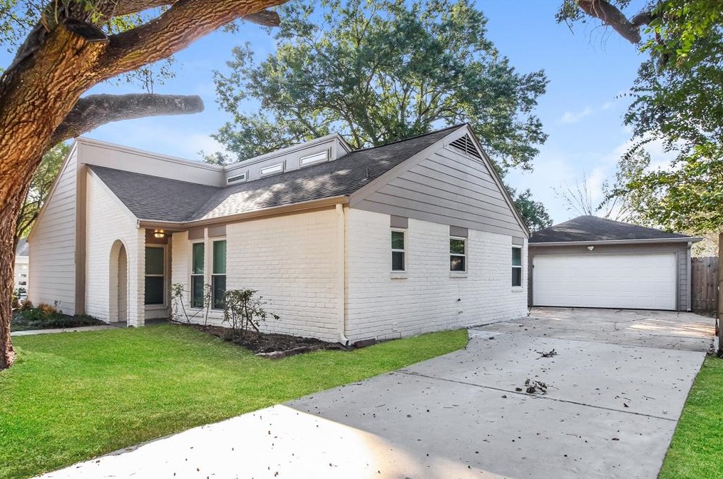 15807 Sandy Hill Dr, Houston TX  77084-3636 exterior