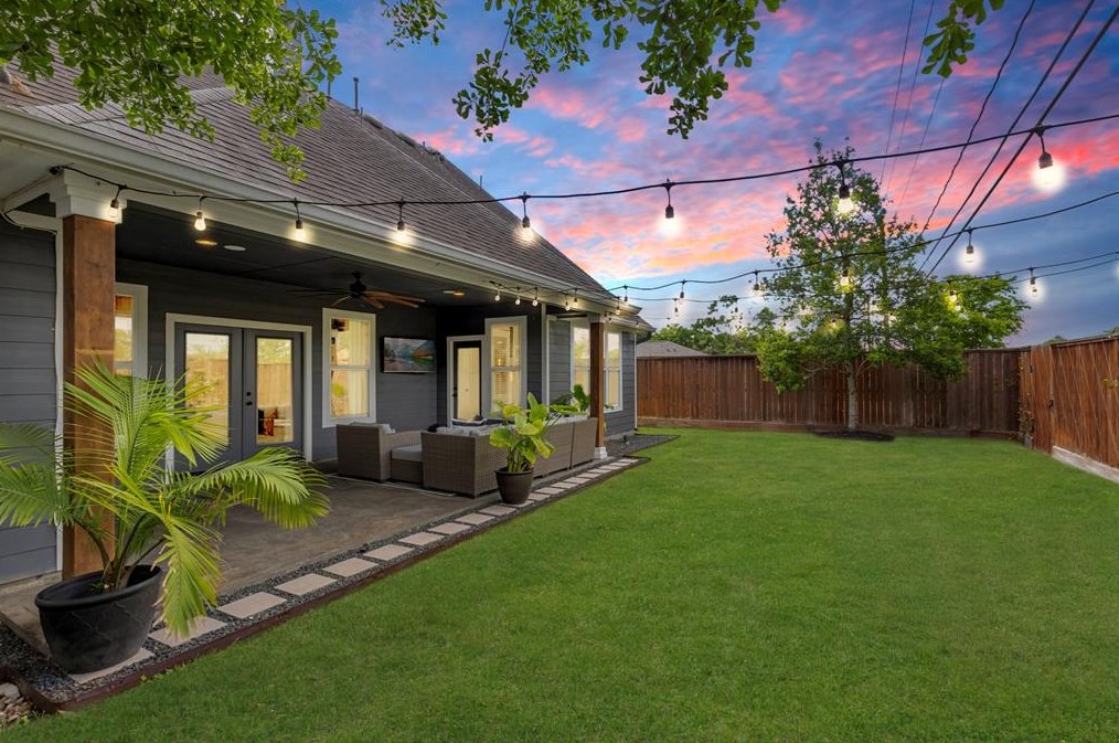 1034 31st St, Houston, TX 77018-7516